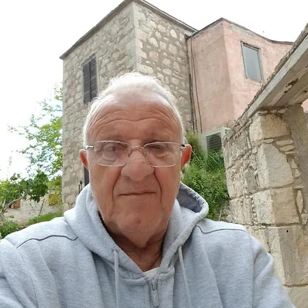 Arodes 1