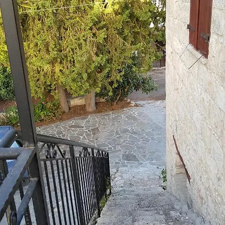 Arodes 1